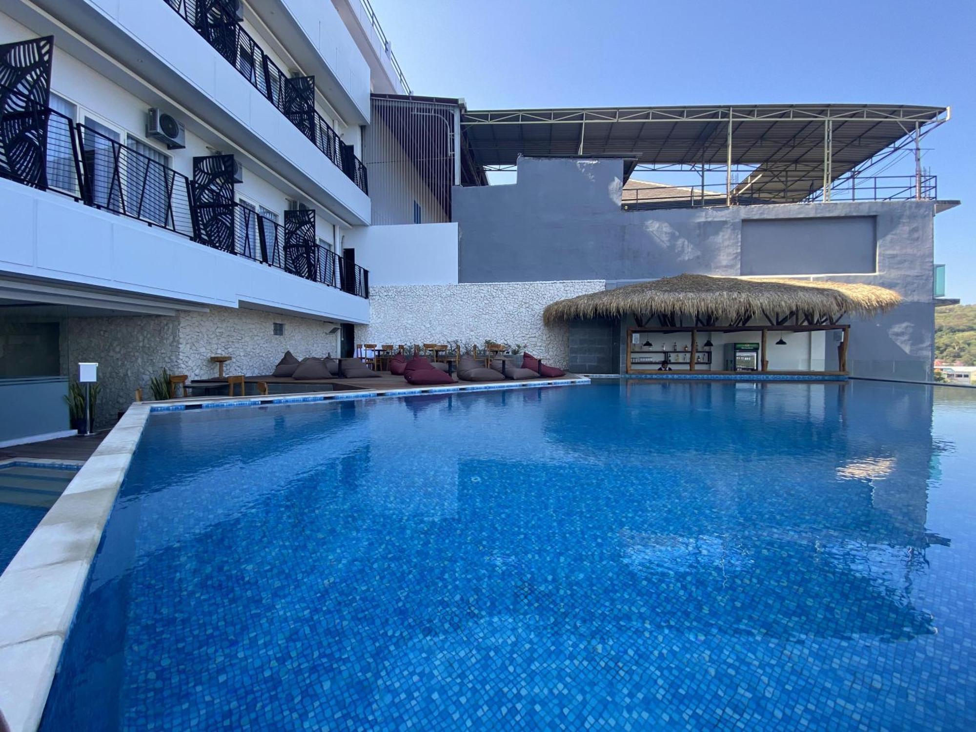 Zasgo Hotel Лабуан-Баджо Екстер'єр фото